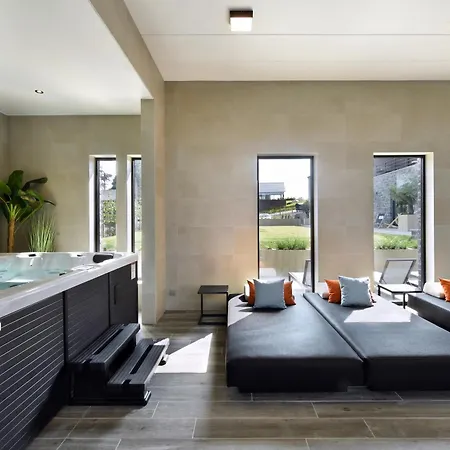 Luxury Retreat At Suites Villa *