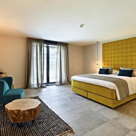 Luxury Retreat At Suites *