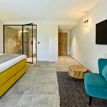 Luxury Retreat At Suites Villa