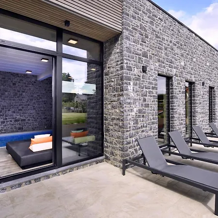Luxury Retreat At Suites Villa